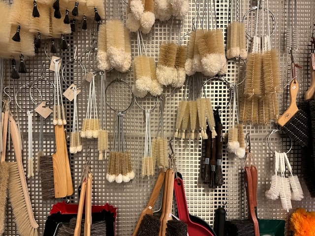 Cleaning tools and utensils